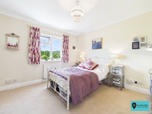 Bedroom- click for photo gallery